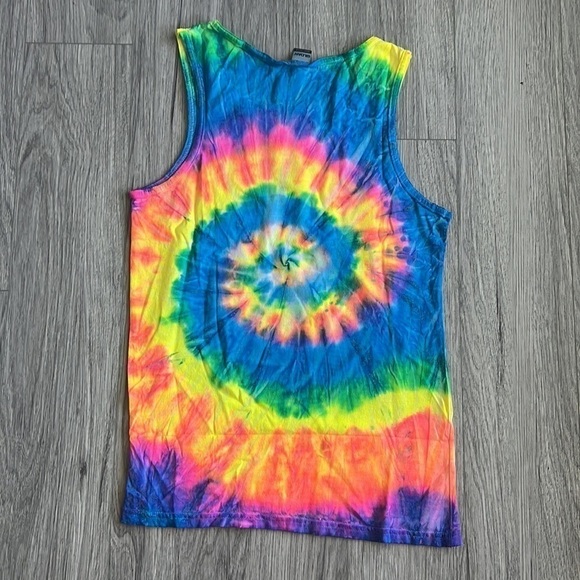 Beach Vibes Rainbow Tie Dye Graphic Tee Tank Top Size Small - Picture 4 of 4